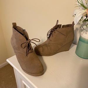 EUC Brown suede booties